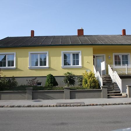 Gaestehaus Zum See Illmitz Bagian luar foto